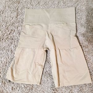 Spanx shapewear shorts size small